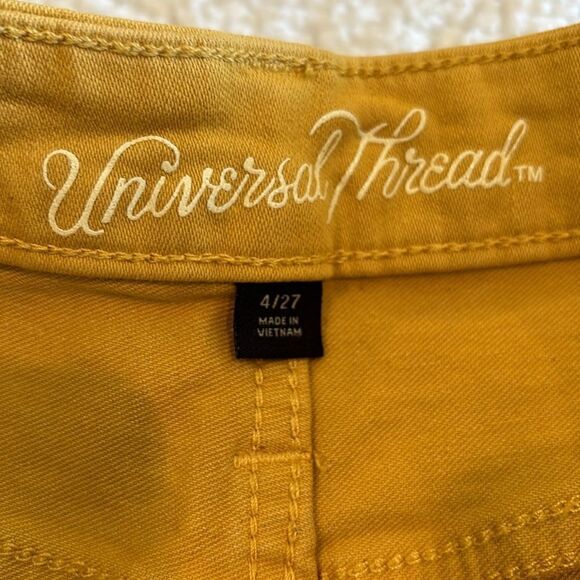 Universal thread Gold button fly cut off Jean Shorts Iowa Hawkeyes Size 4 - Picture 4 of 9